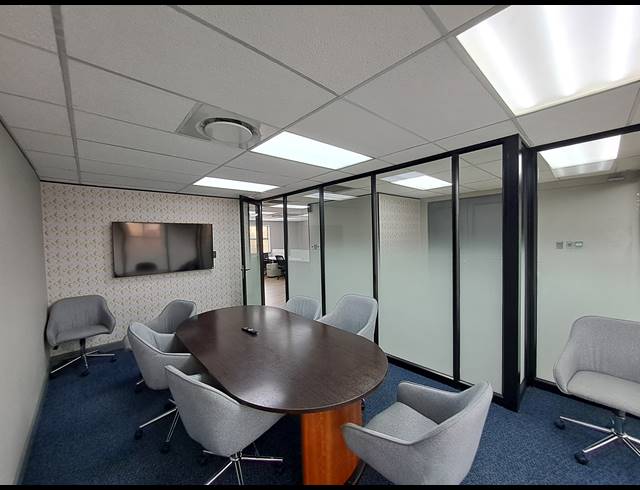 110M² OFFICE TO LET IN DUNKELD WEST